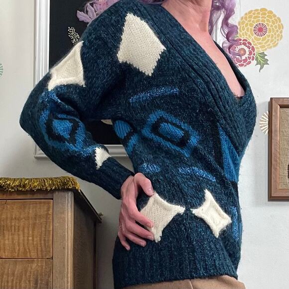 Vintage Deep V Neck Teal Sweater, 1980s Graphic Pop Art Cozy Pullover, Sz S-M - Picture 6 of 11